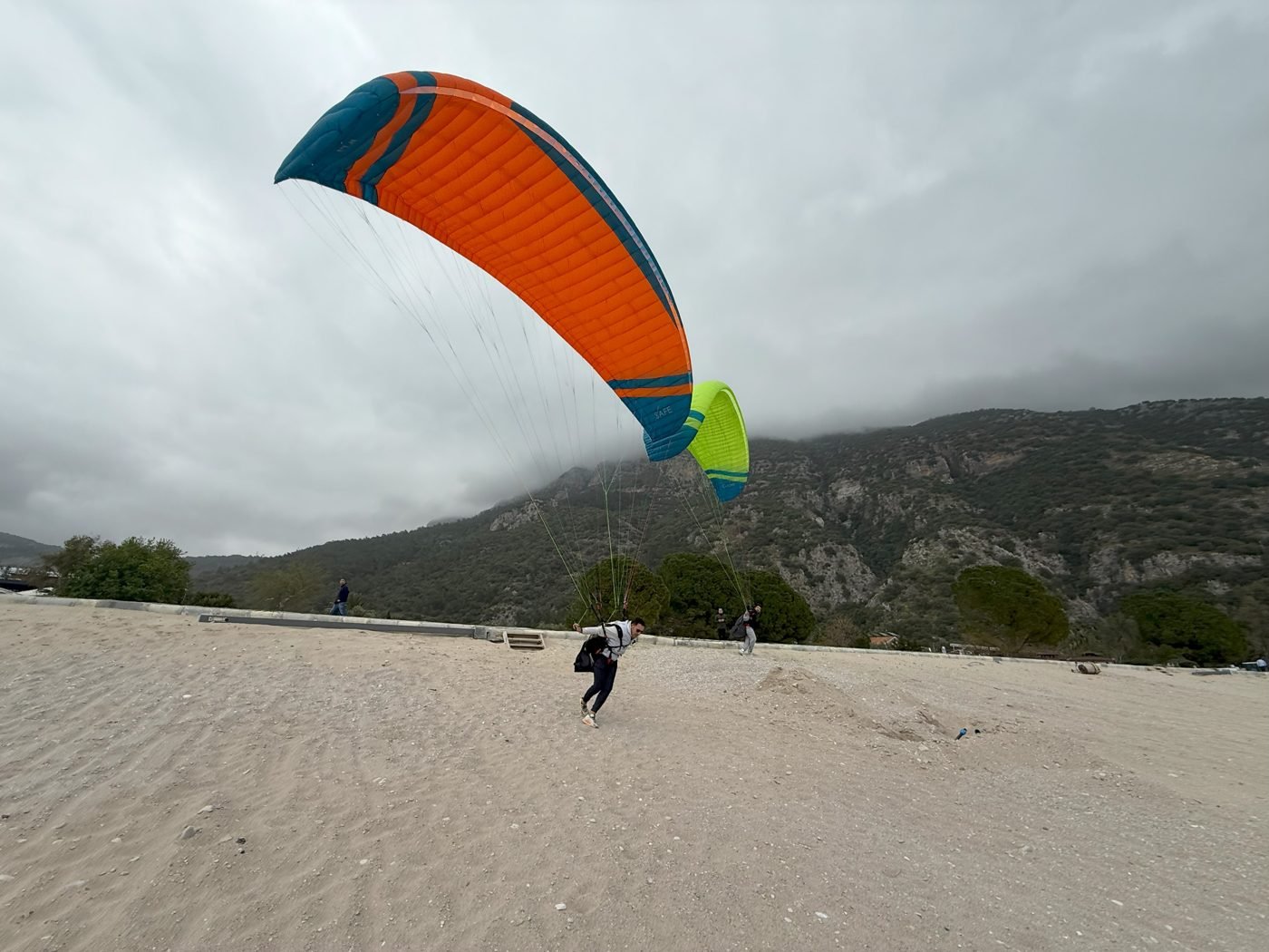 SAFE paraglider